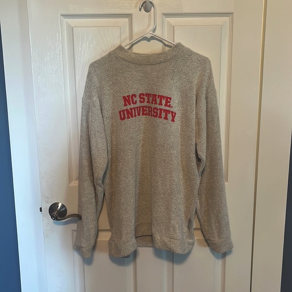 Wooly threads NC State University sweatshirt - Picture 1 of 5
